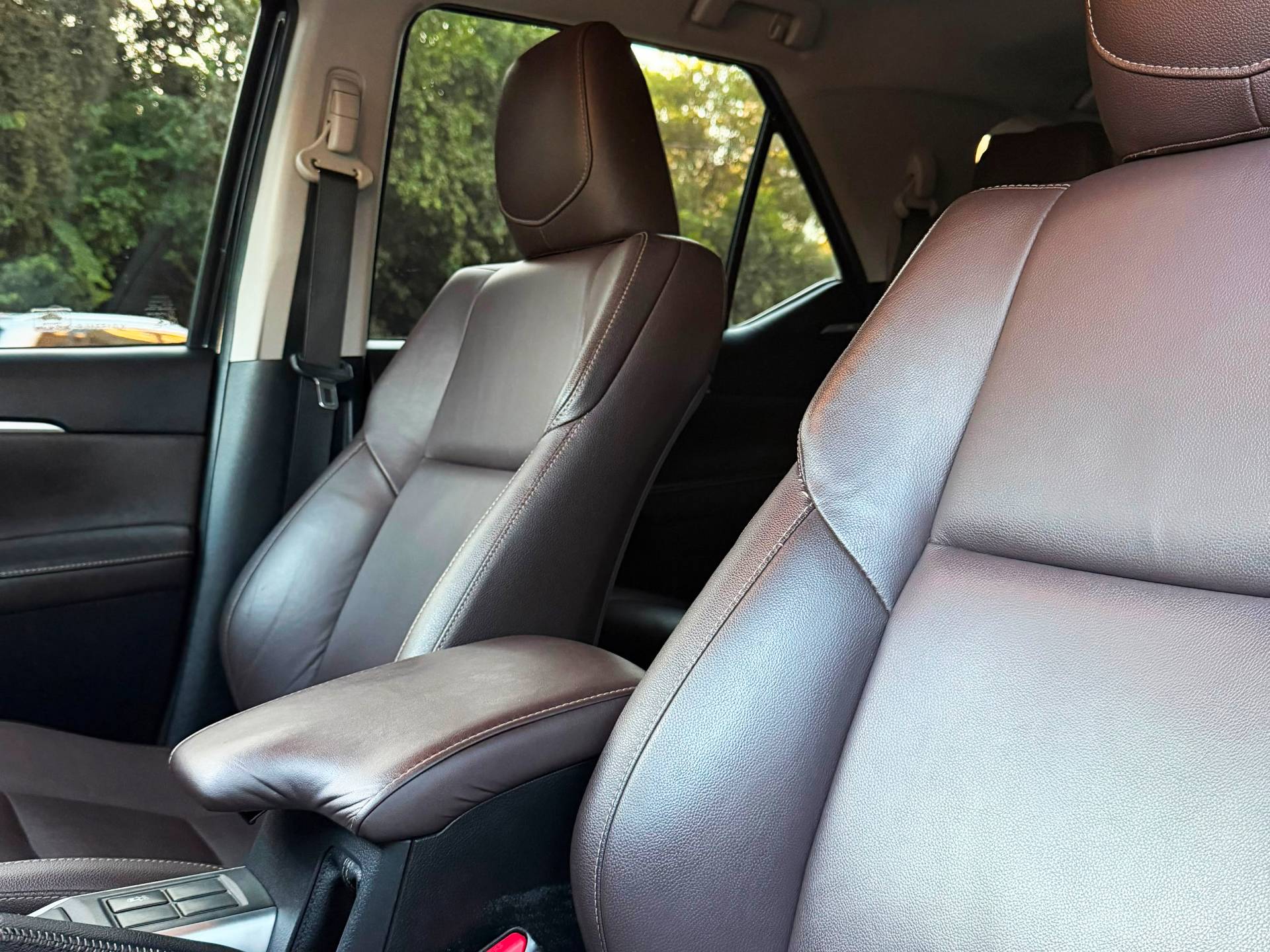 TOYOTA HILUX SW4