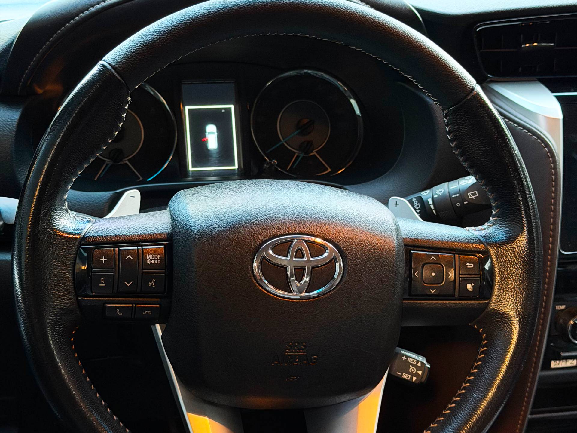 TOYOTA HILUX SW4