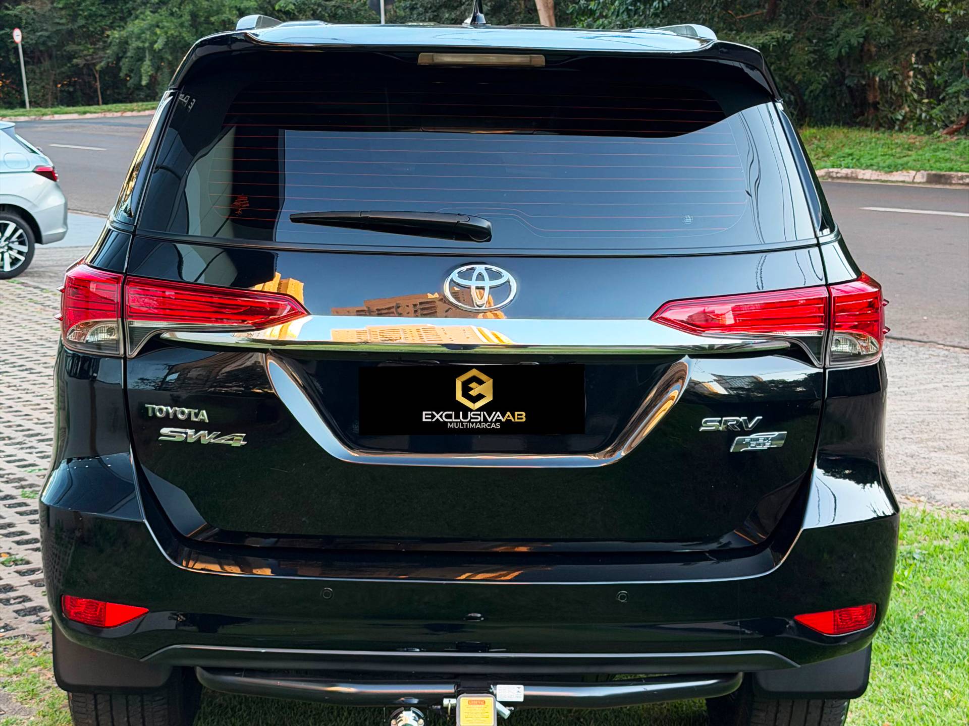 TOYOTA HILUX SW4