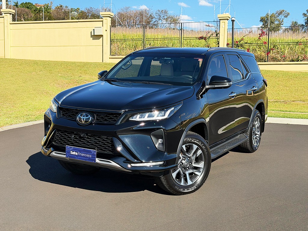 TOYOTA HILUX SW4