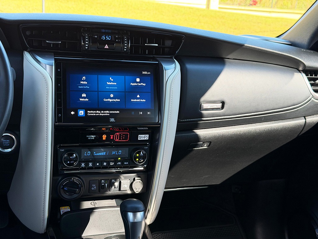 TOYOTA HILUX SW4
