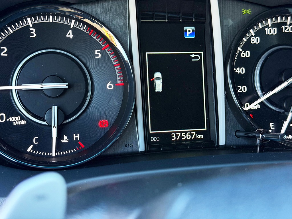 TOYOTA HILUX SW4