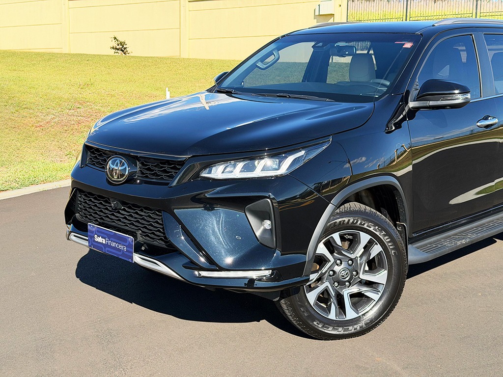 TOYOTA HILUX SW4