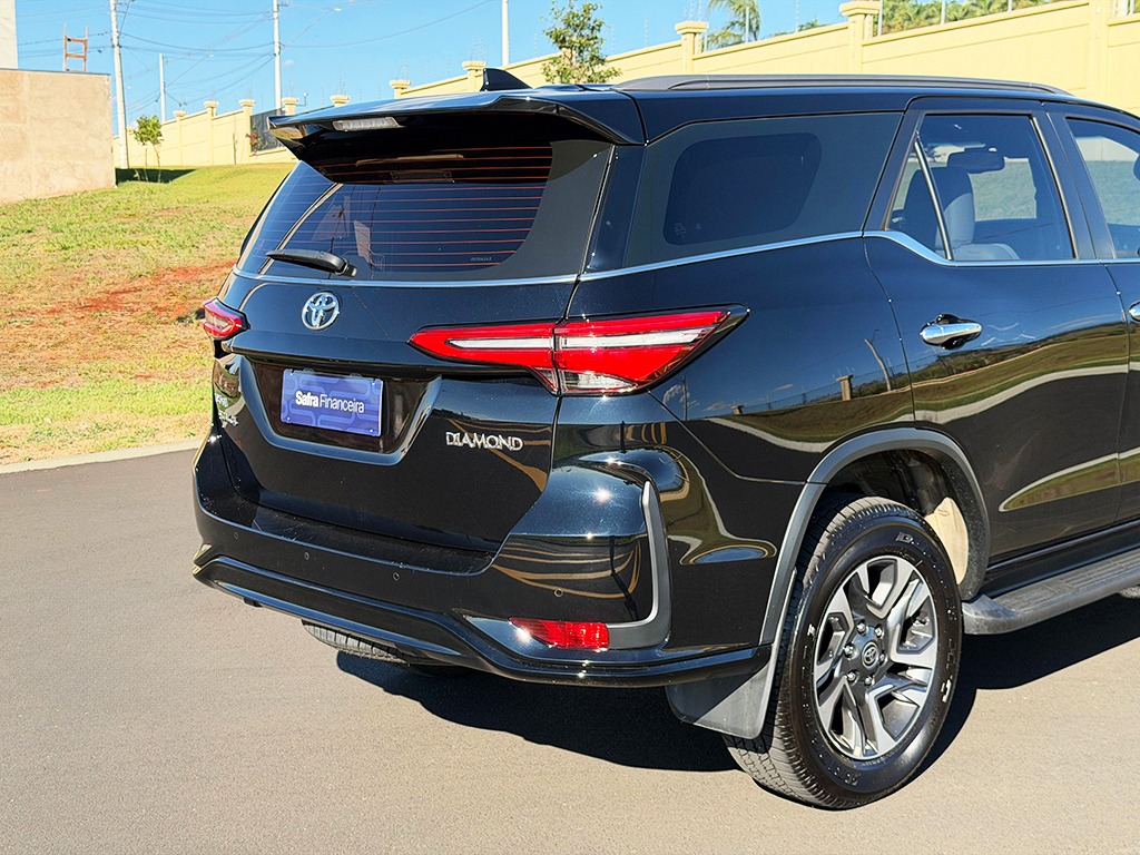 TOYOTA HILUX SW4