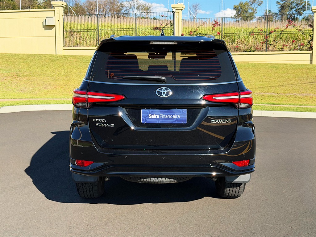 TOYOTA HILUX SW4