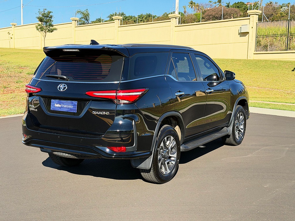 TOYOTA HILUX SW4