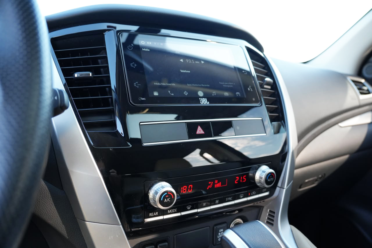 MITSUBISHI PAJERO SPORT