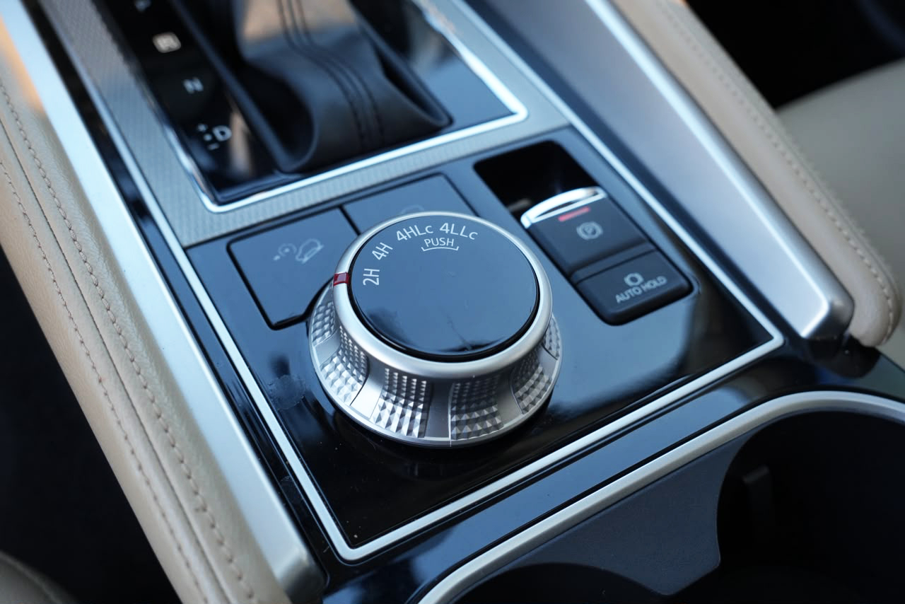 MITSUBISHI PAJERO SPORT