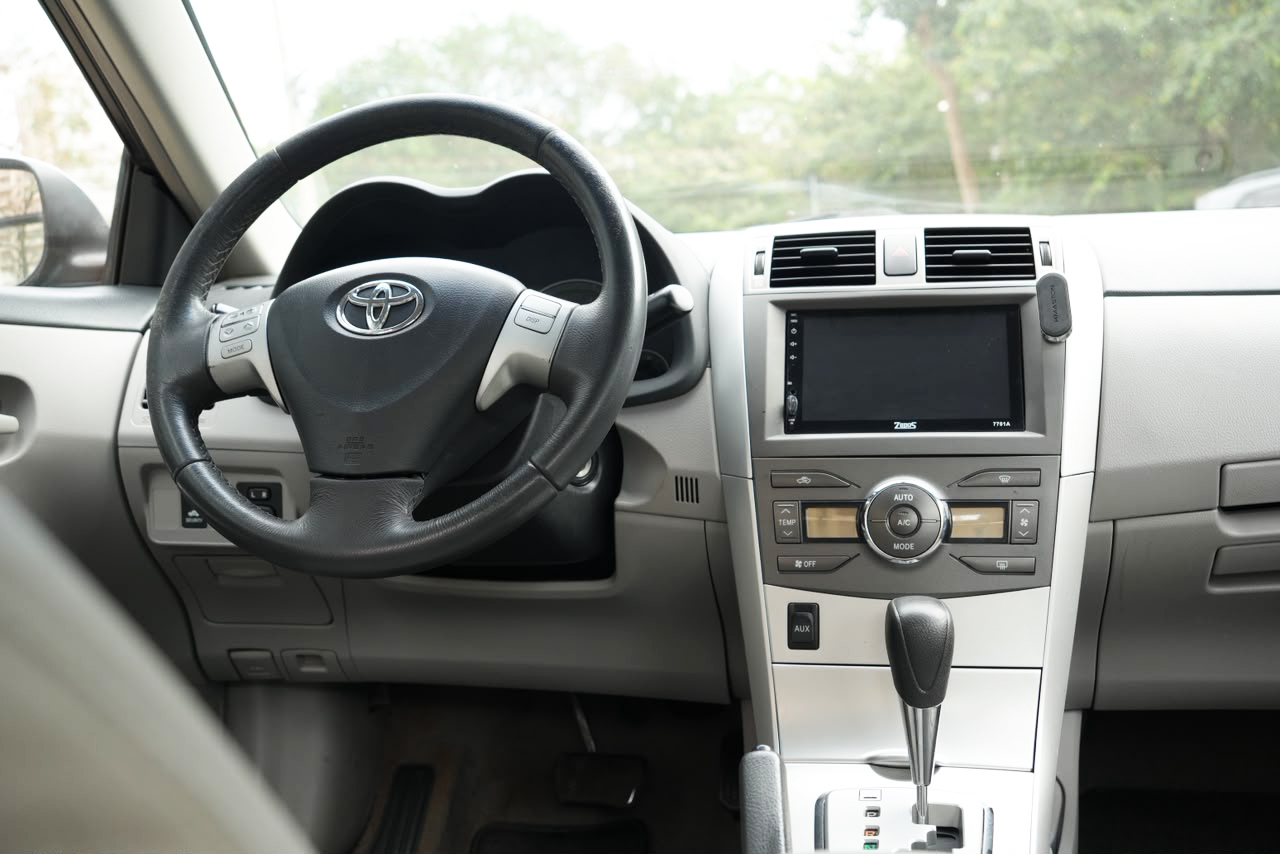 TOYOTA COROLLA
