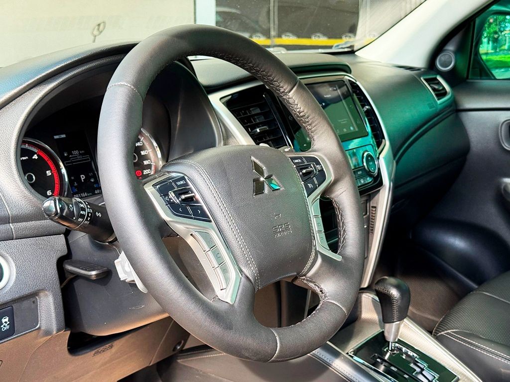 MITSUBISHI L200 TRITON