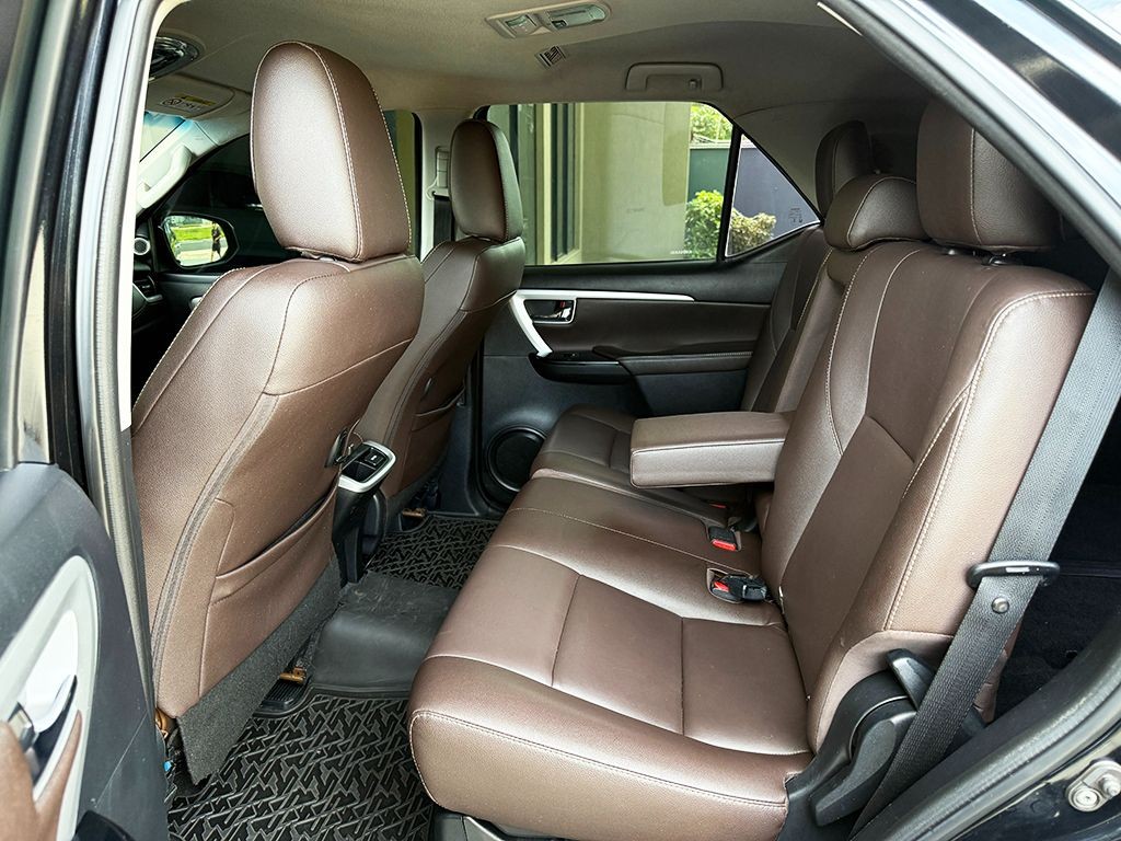 TOYOTA HILUX SW4