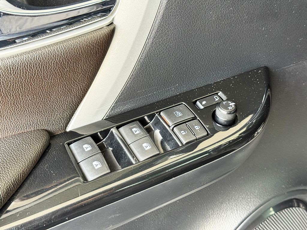 TOYOTA HILUX SW4