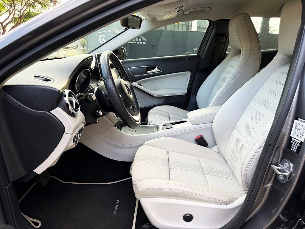 MERCEDES-BENZ GLA 200