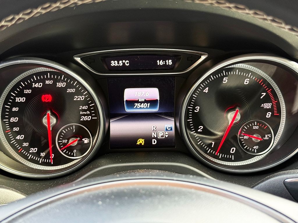 MERCEDES-BENZ GLA 200