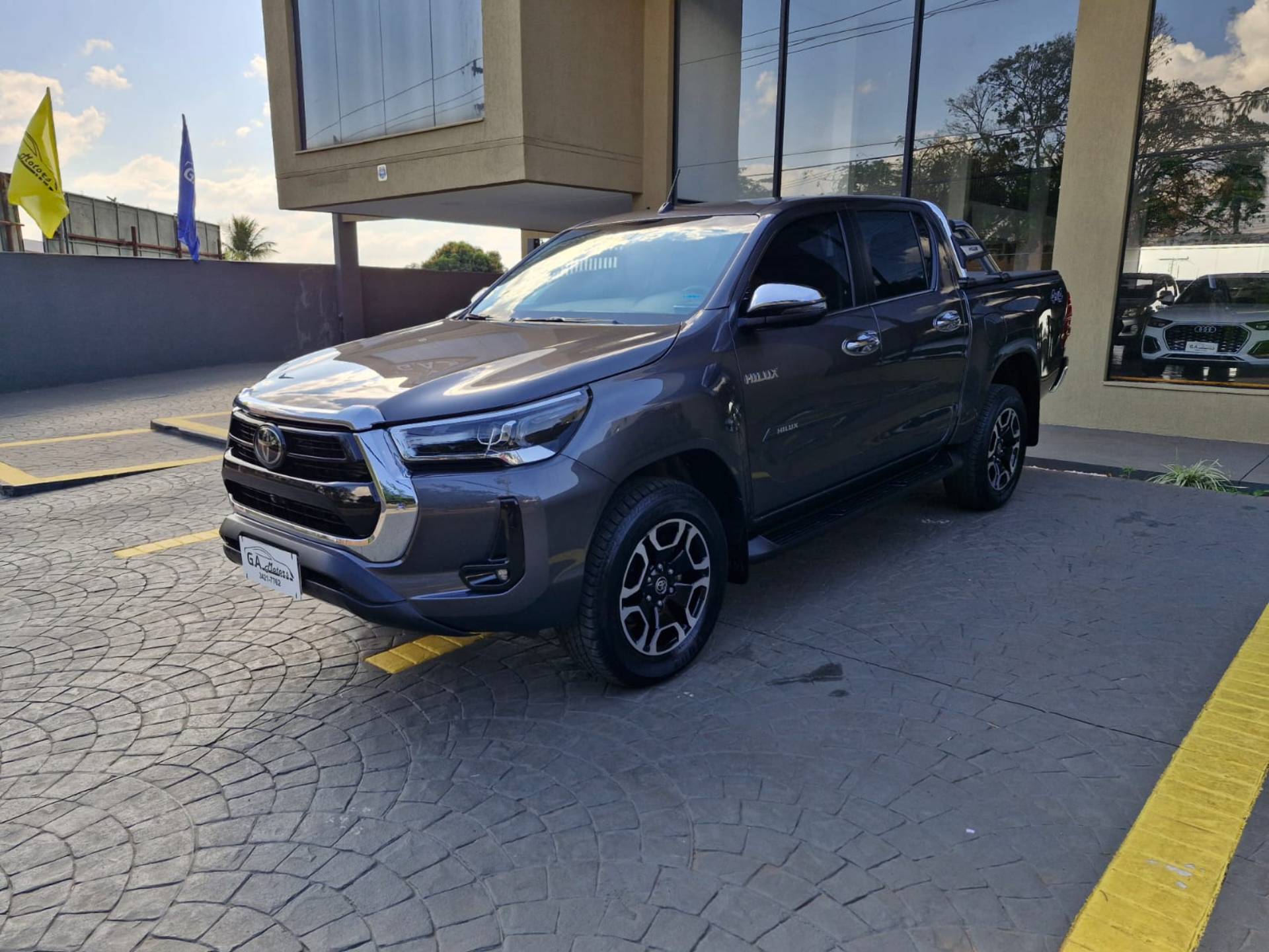 TOYOTA HILUX