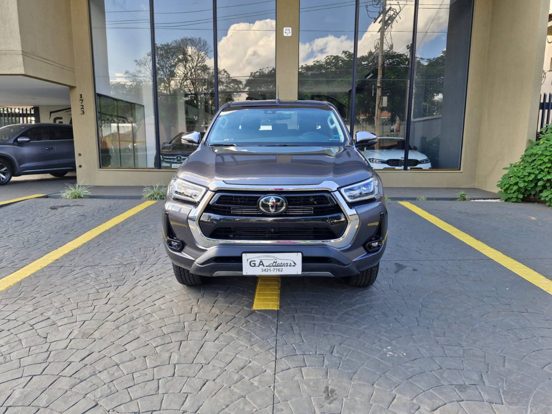 TOYOTA HILUX