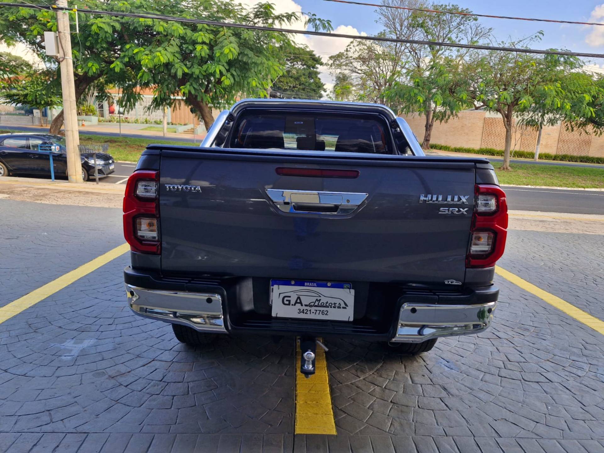 TOYOTA HILUX