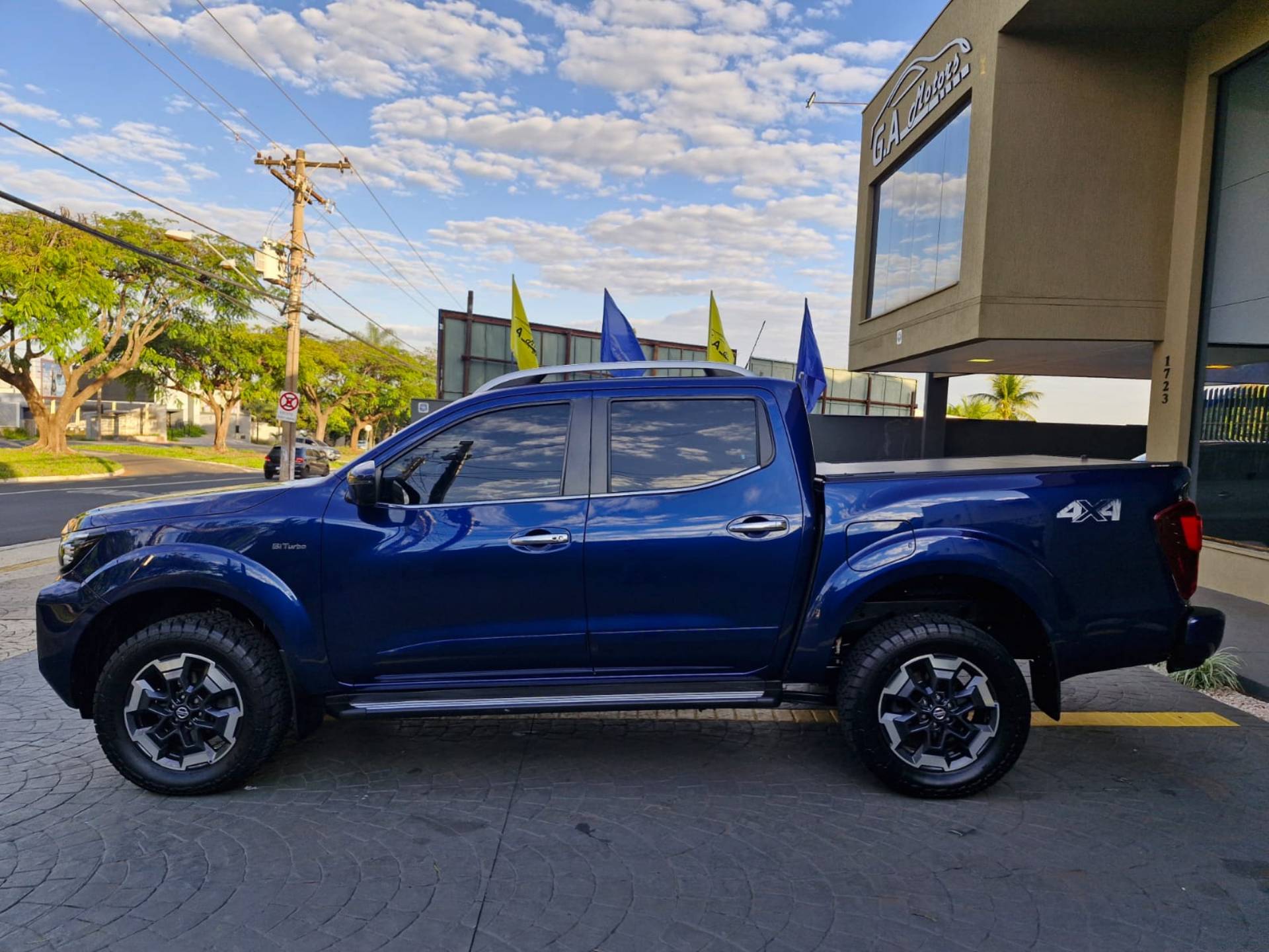 NISSAN FRONTIER