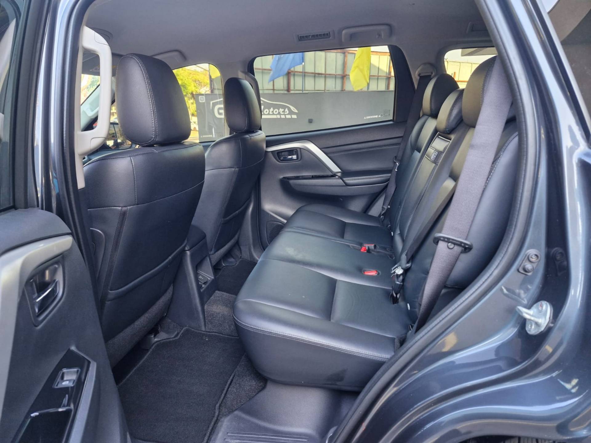 MITSUBISHI PAJERO SPORT