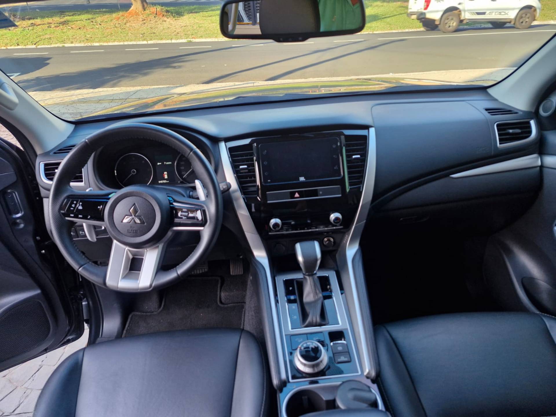 MITSUBISHI PAJERO SPORT