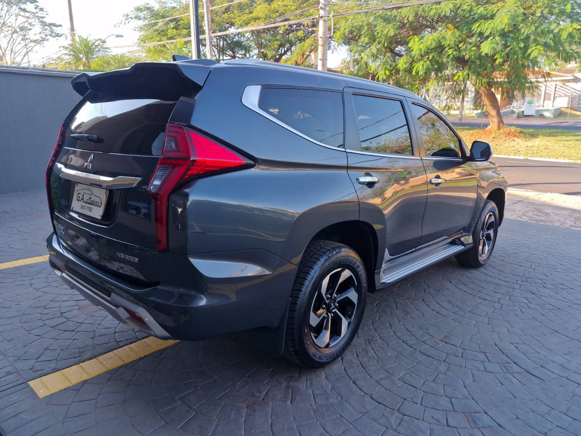 MITSUBISHI PAJERO SPORT