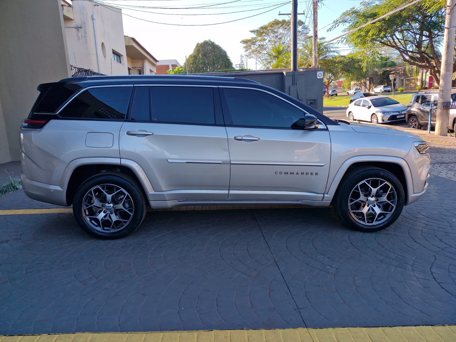 JEEP COMMANDER