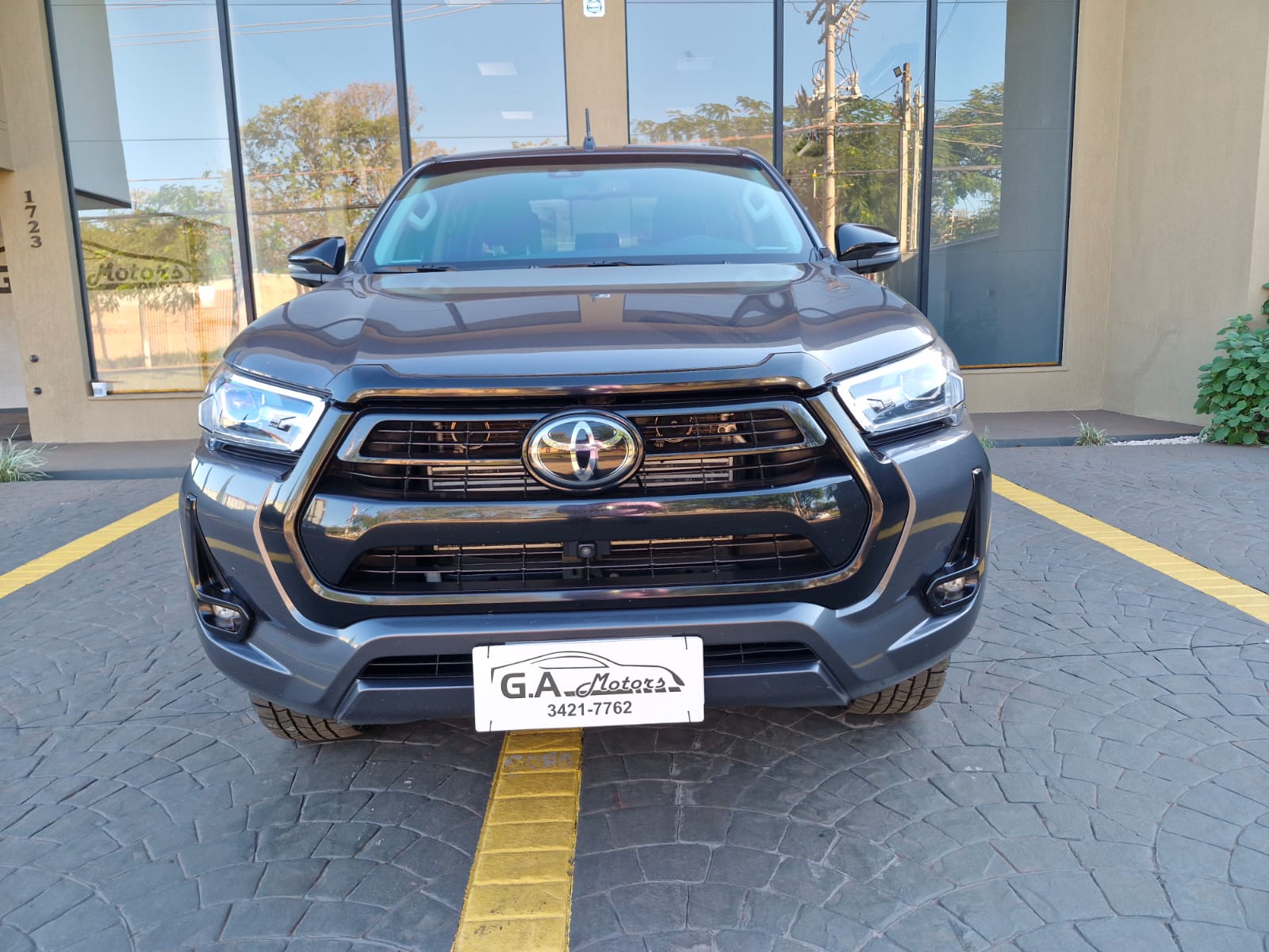 TOYOTA HILUX