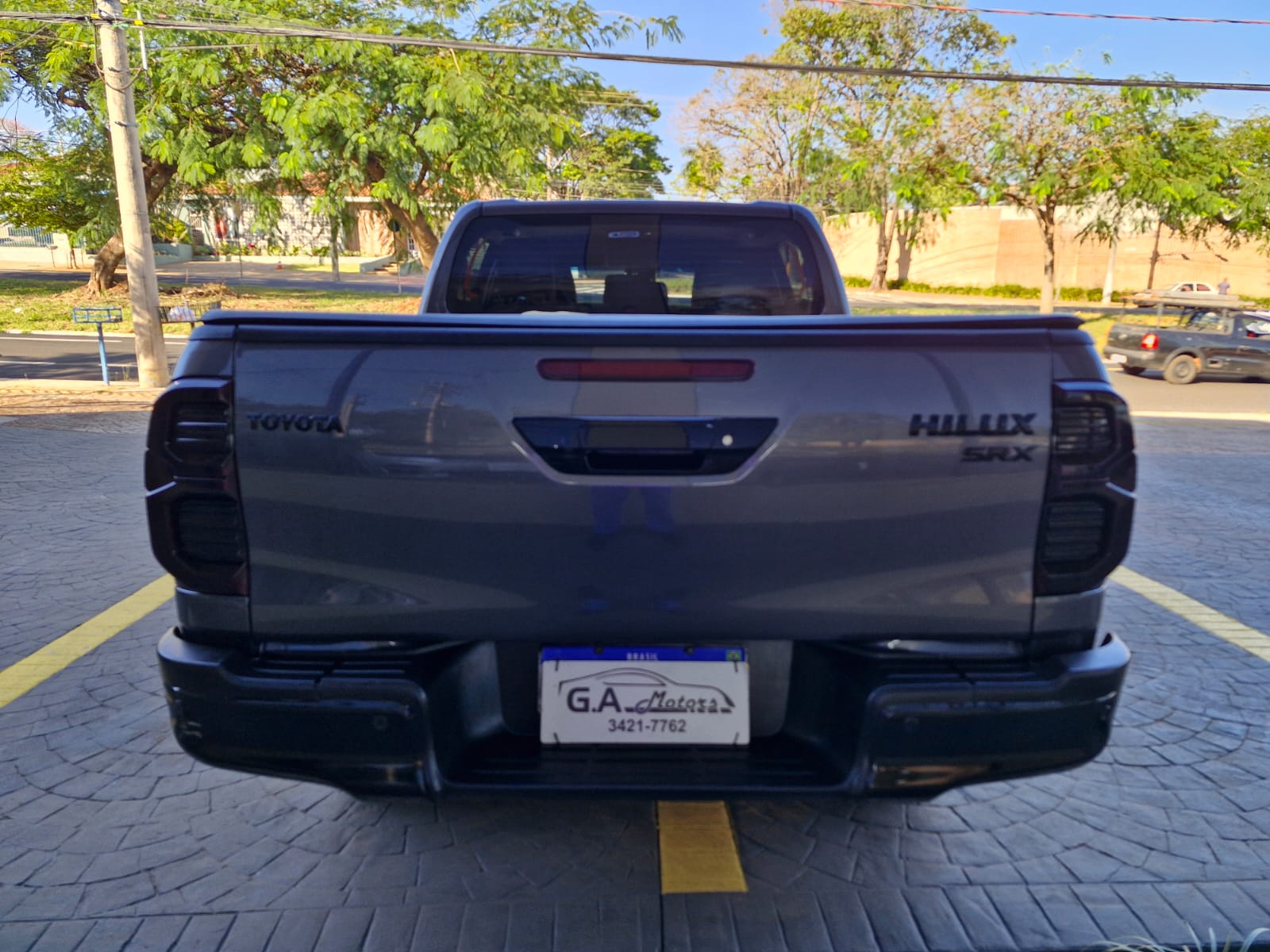 TOYOTA HILUX