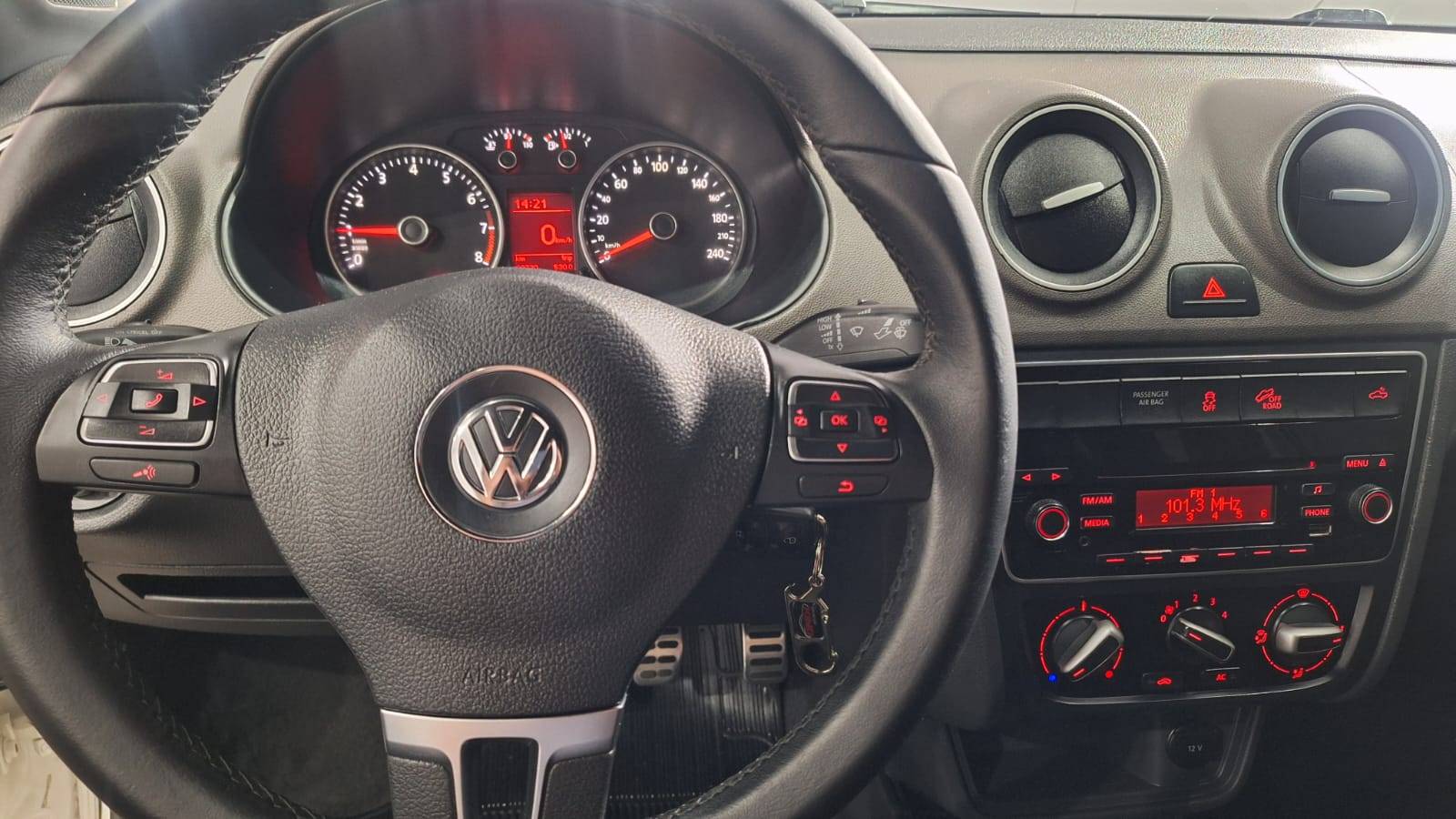 VOLKSWAGEN SAVEIRO