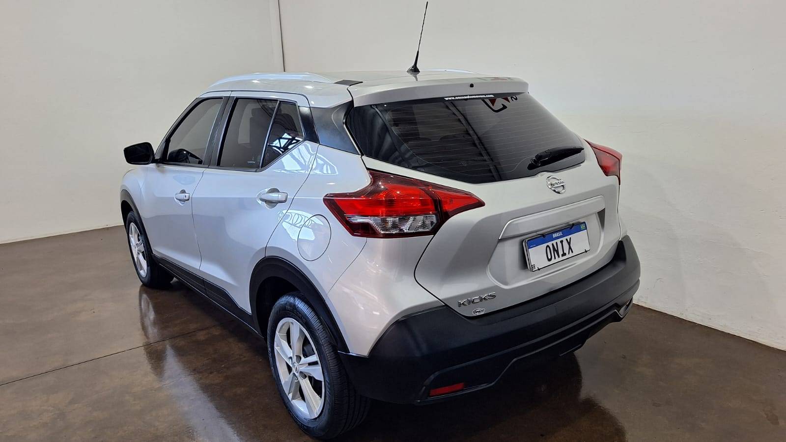 NISSAN KICKS