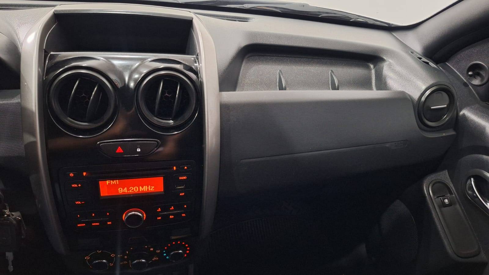RENAULT DUSTER