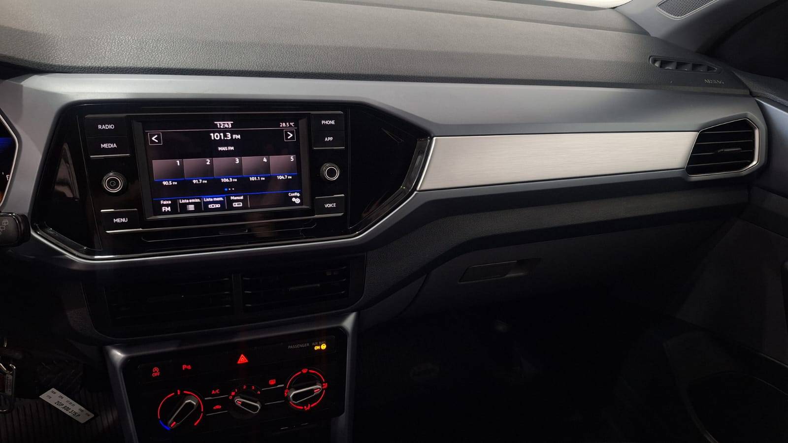 VOLKSWAGEN T-CROSS