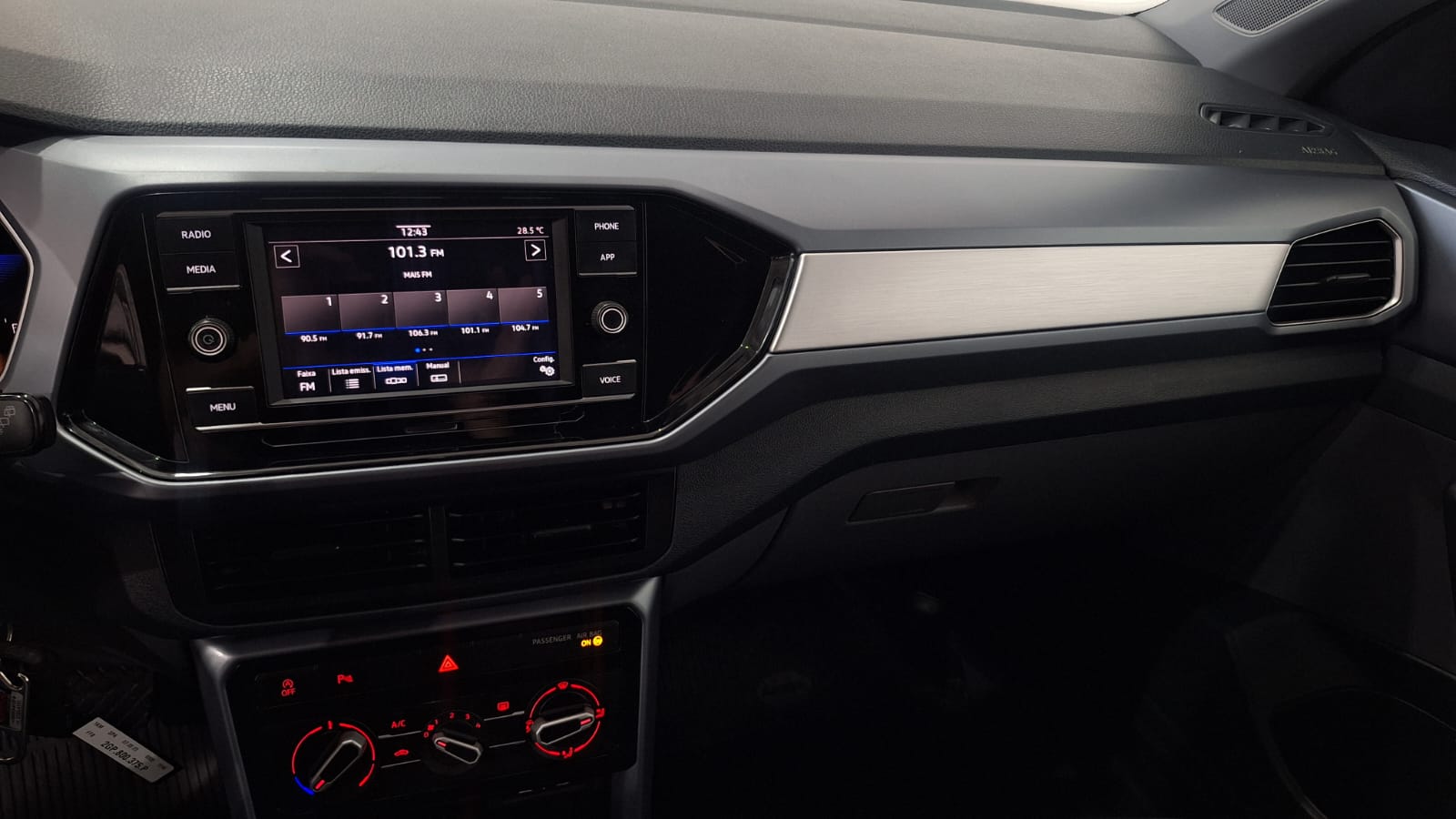 VOLKSWAGEN T-CROSS