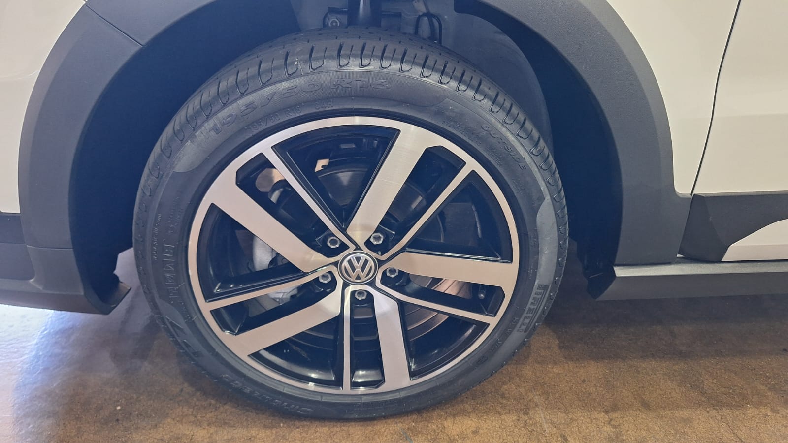 VOLKSWAGEN FOX