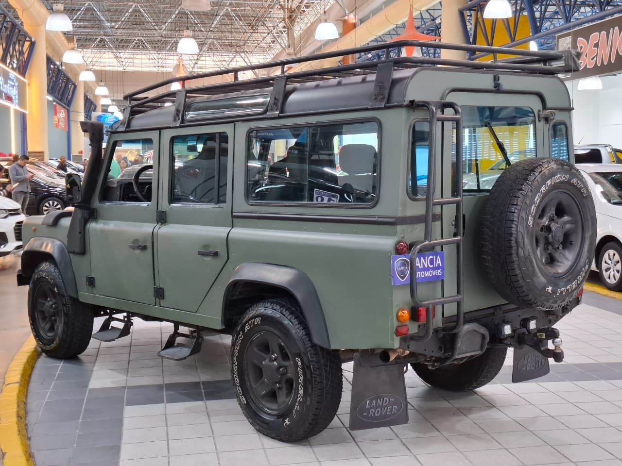 LAND ROVER DEFENDER