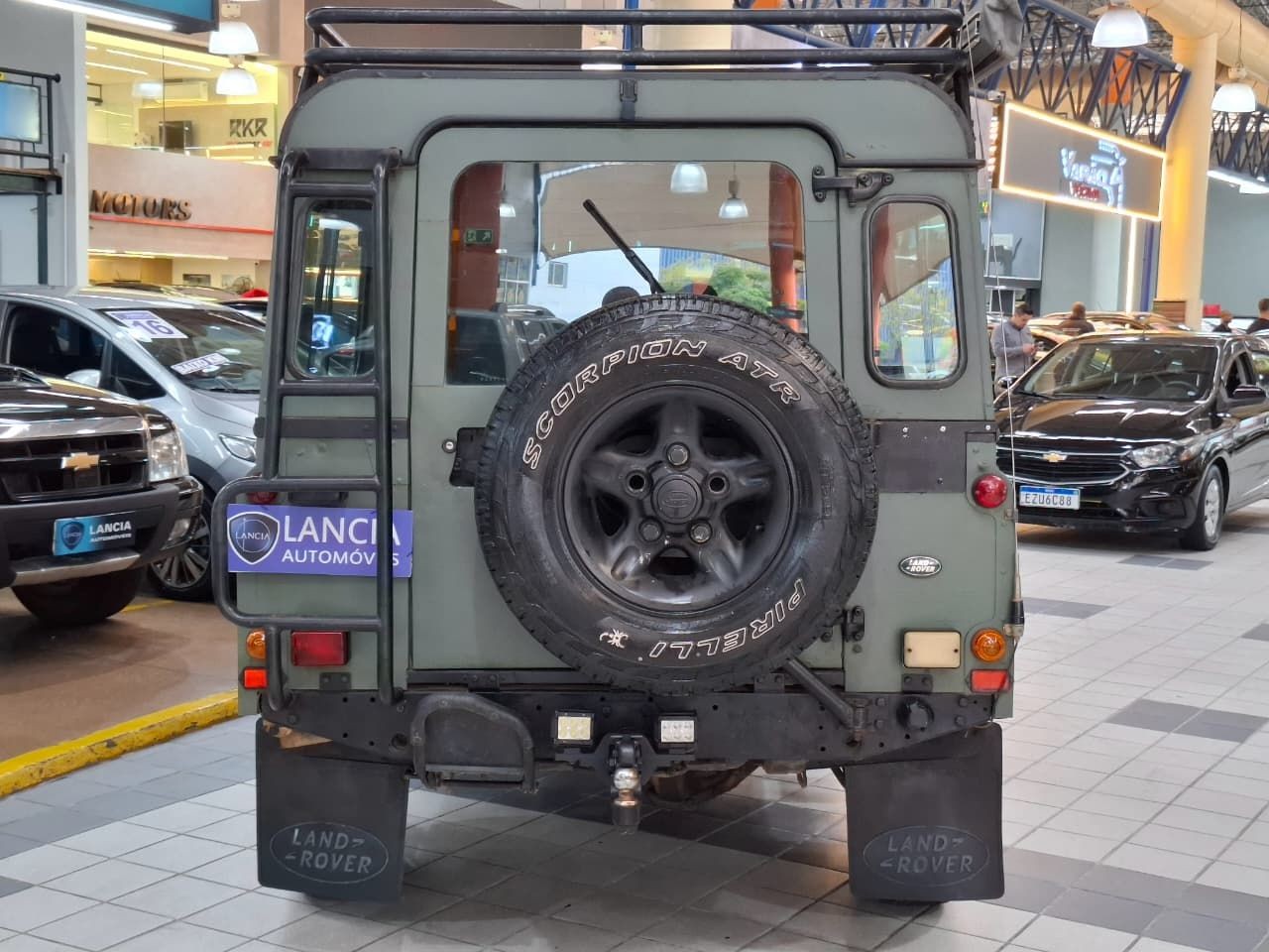 LAND ROVER DEFENDER
