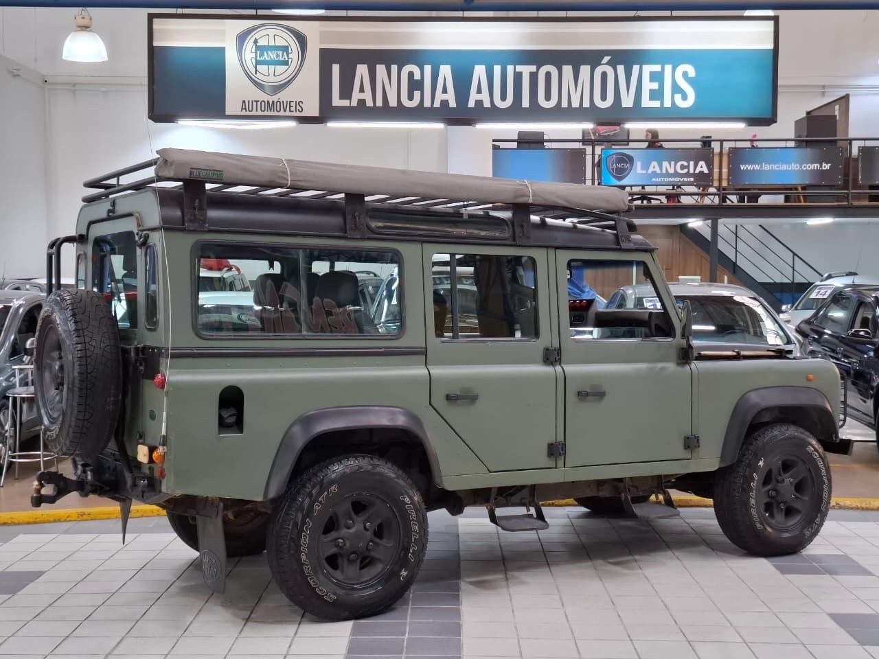 LAND ROVER DEFENDER