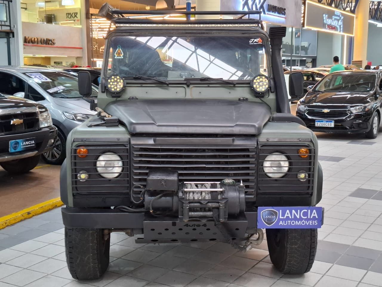LAND ROVER DEFENDER