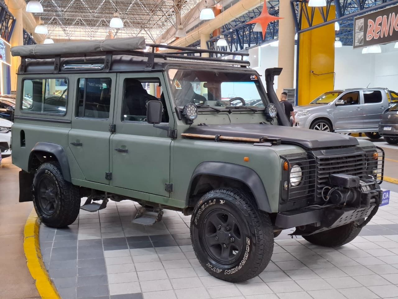 LAND ROVER DEFENDER