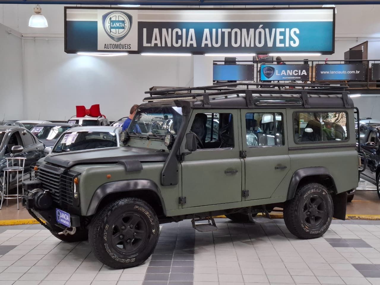 LAND ROVER DEFENDER