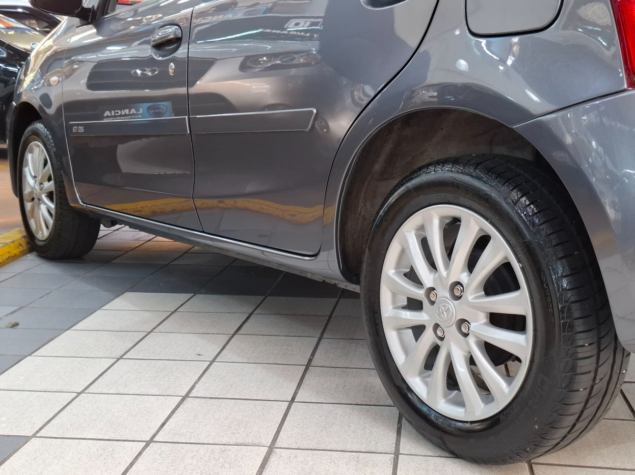 TOYOTA ETIOS