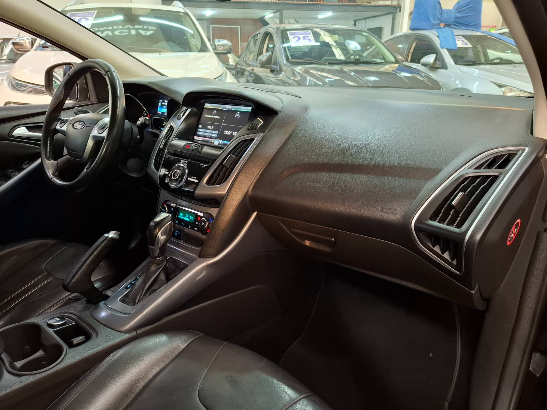 FORD FOCUS