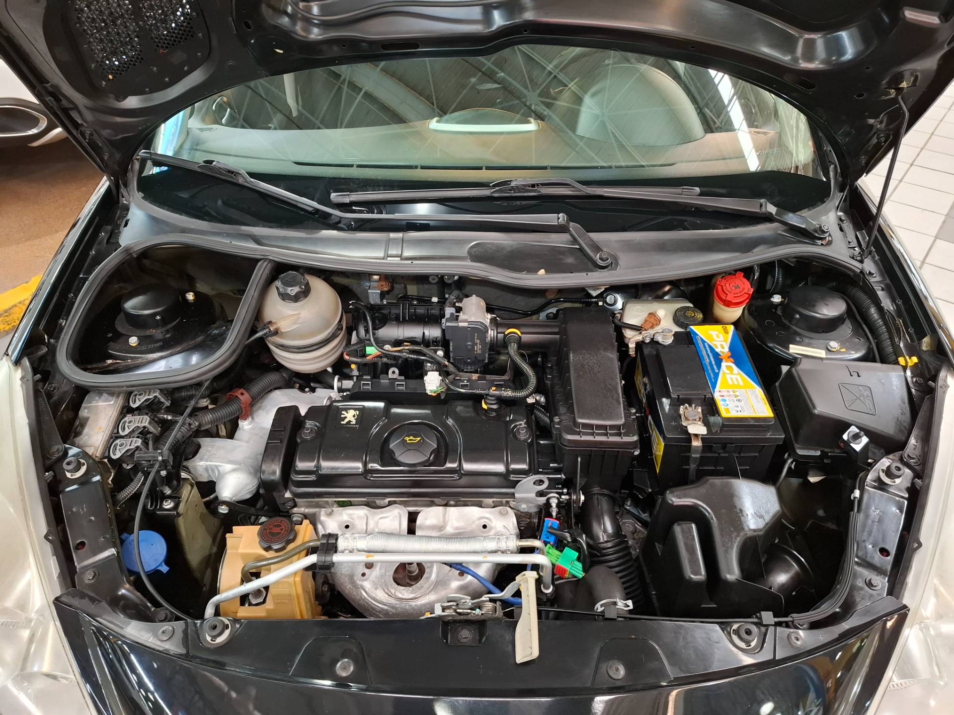PEUGEOT 207