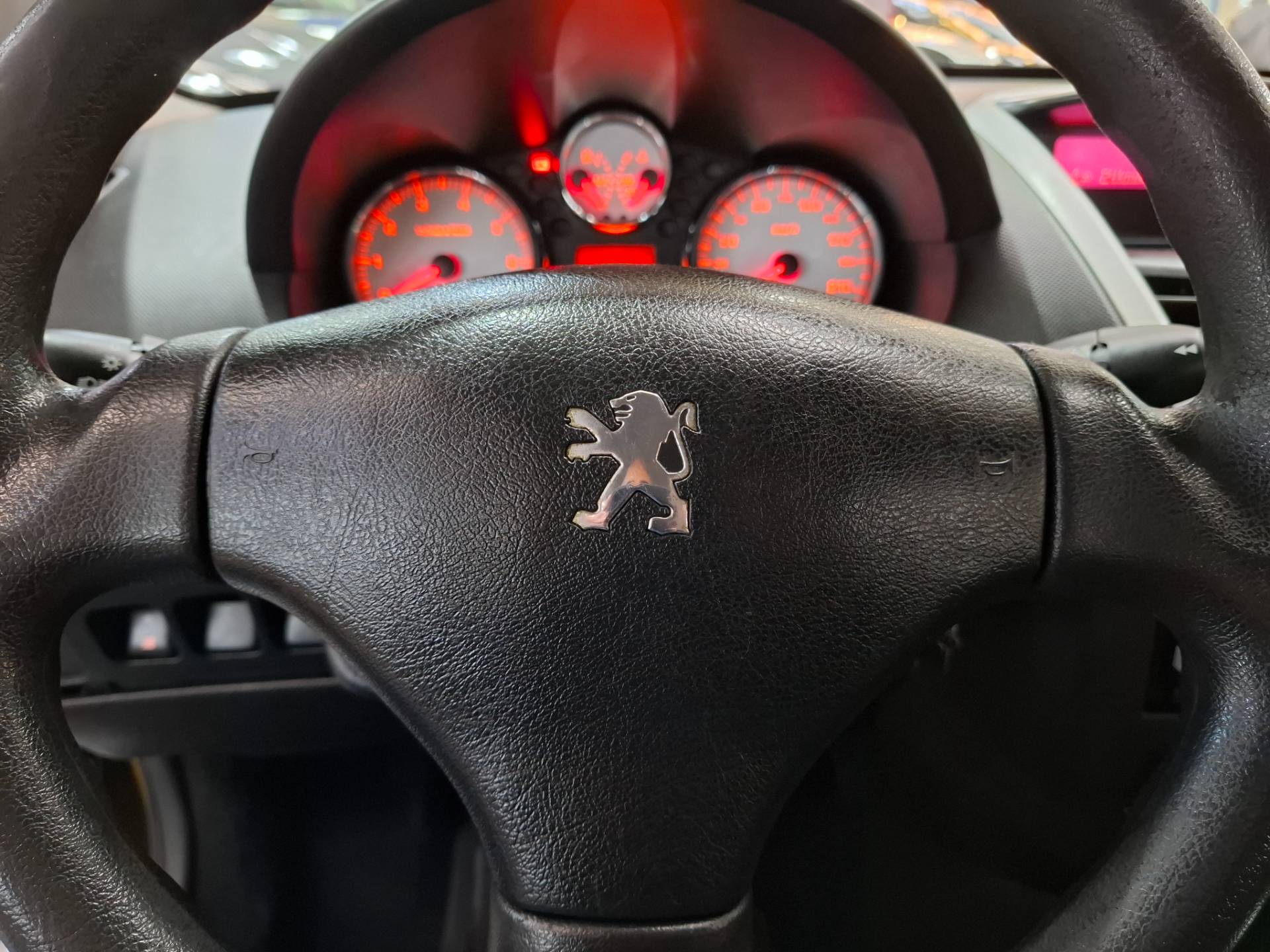 PEUGEOT 207