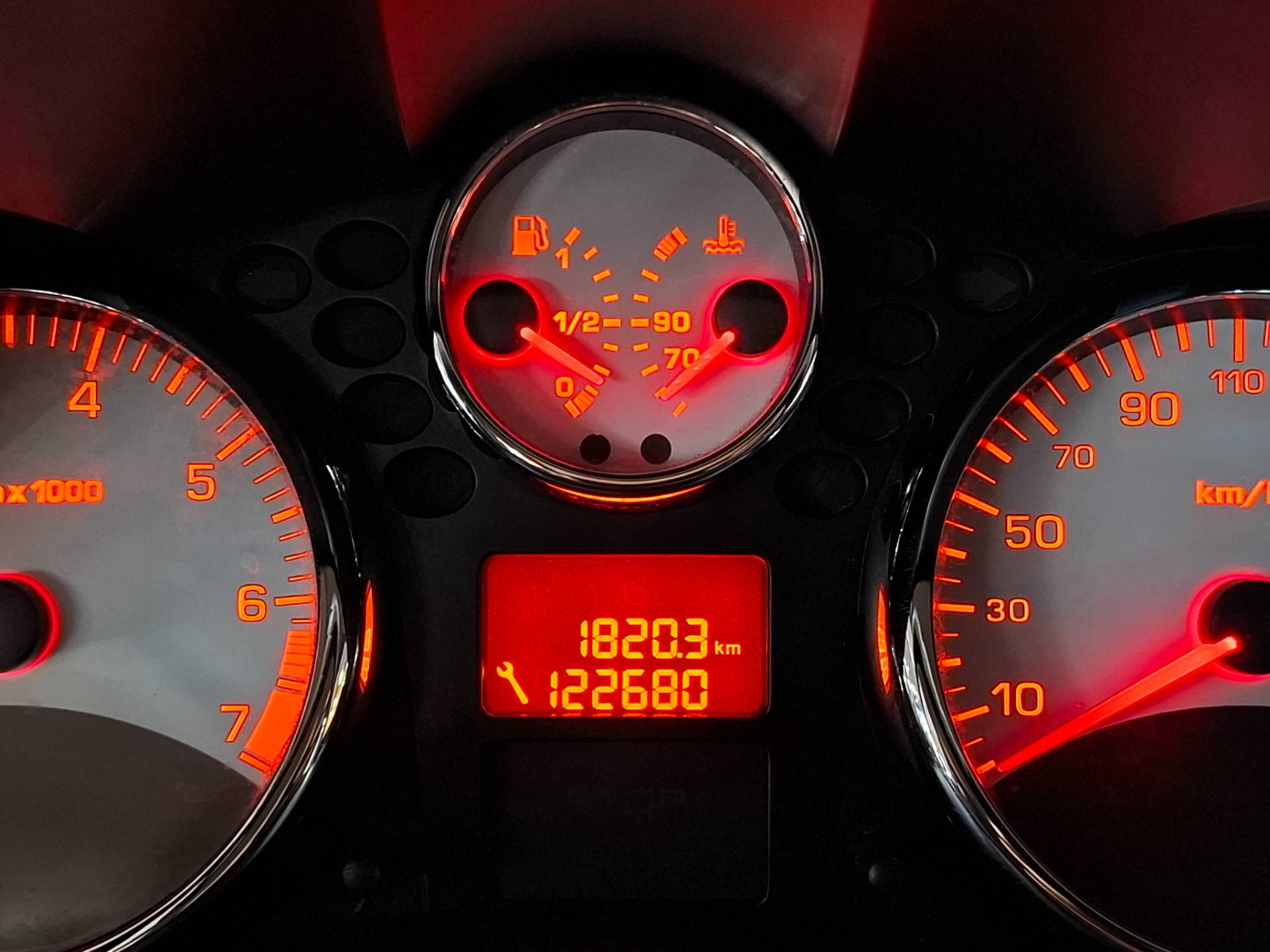 PEUGEOT 207