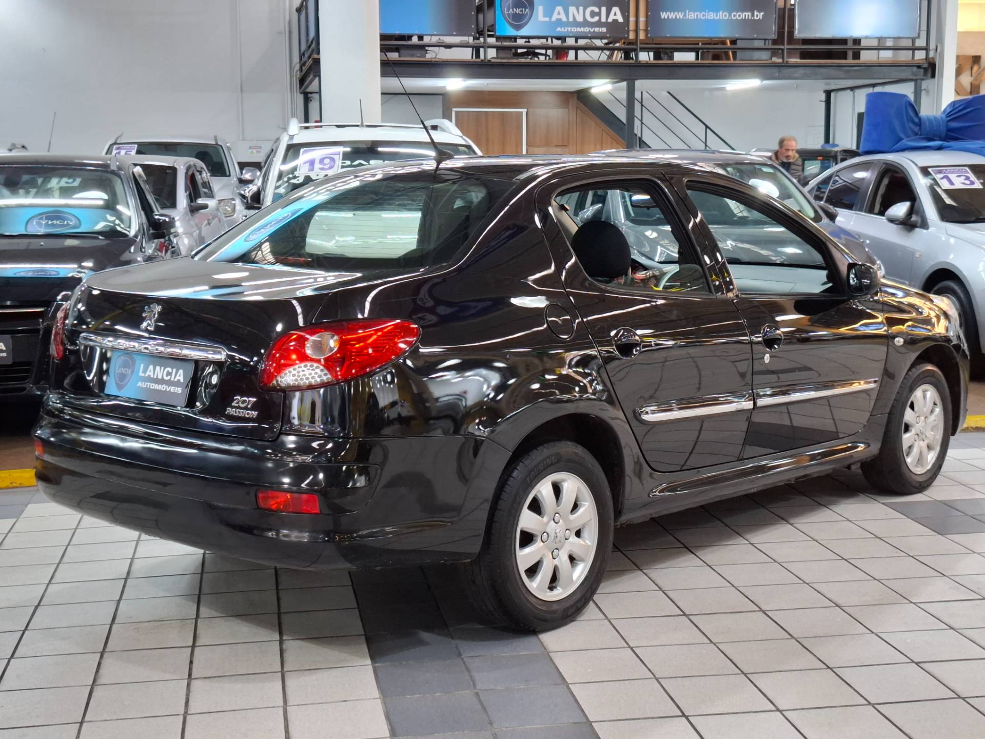 PEUGEOT 207