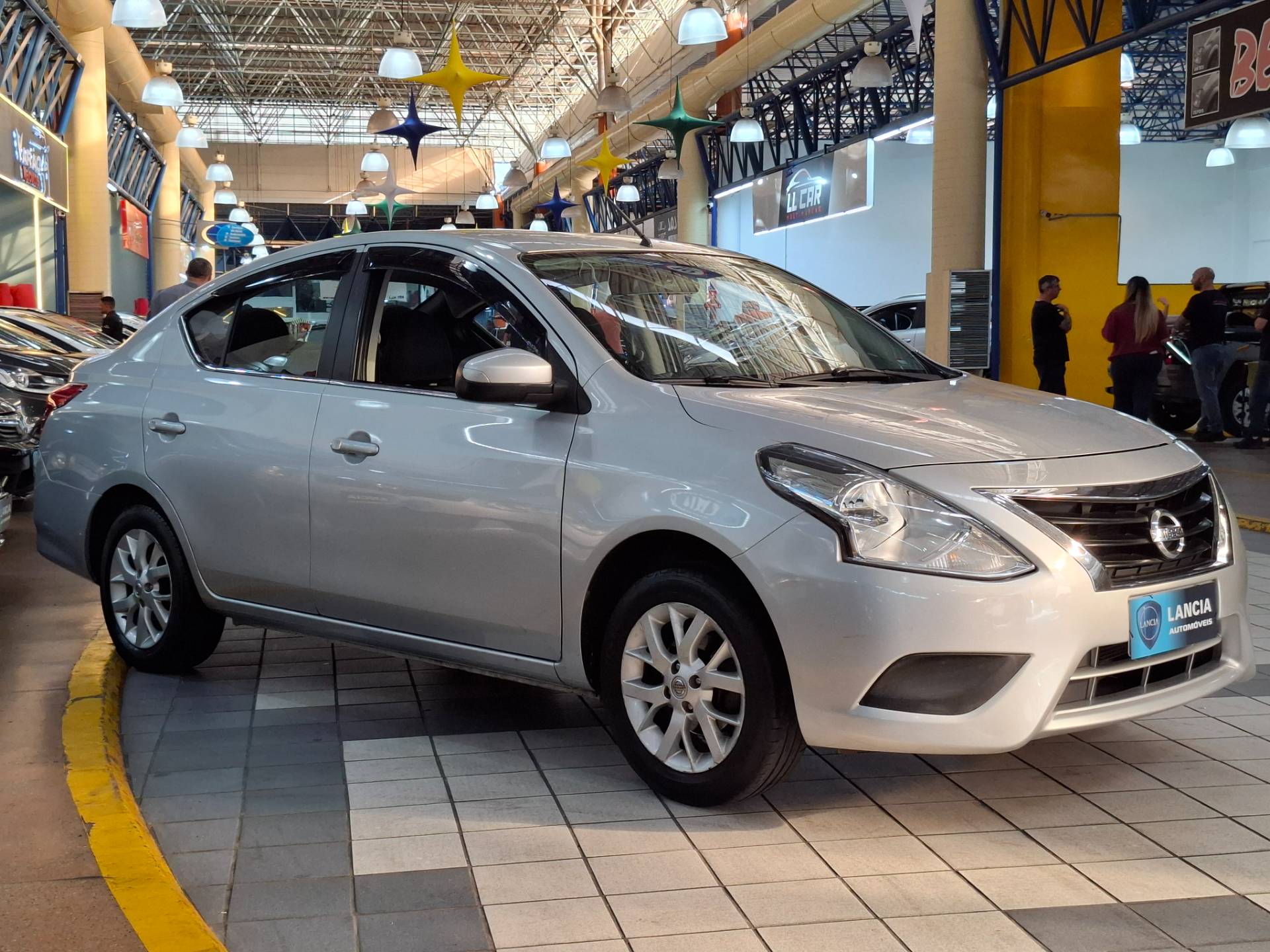 NISSAN VERSA
