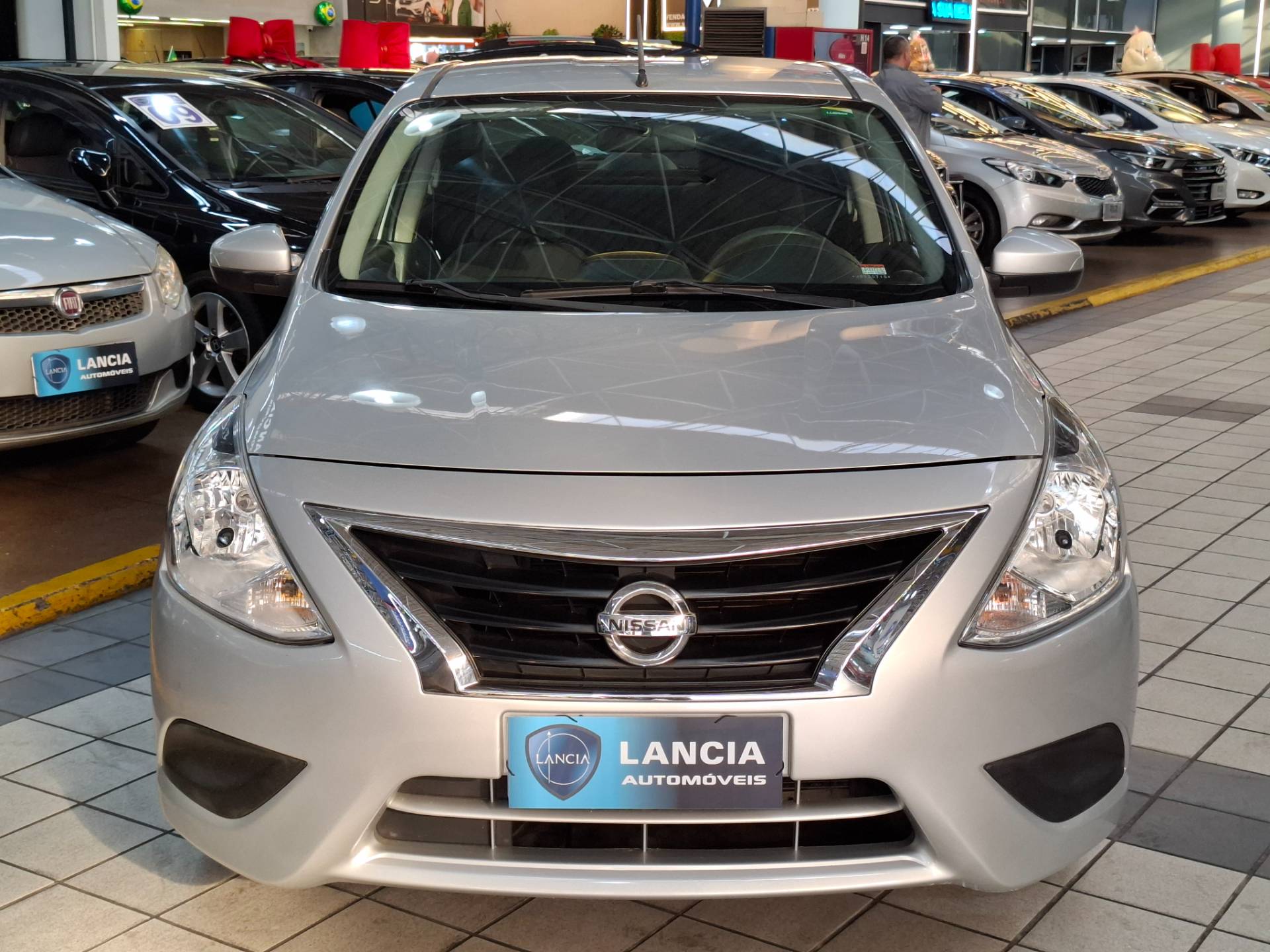 NISSAN VERSA
