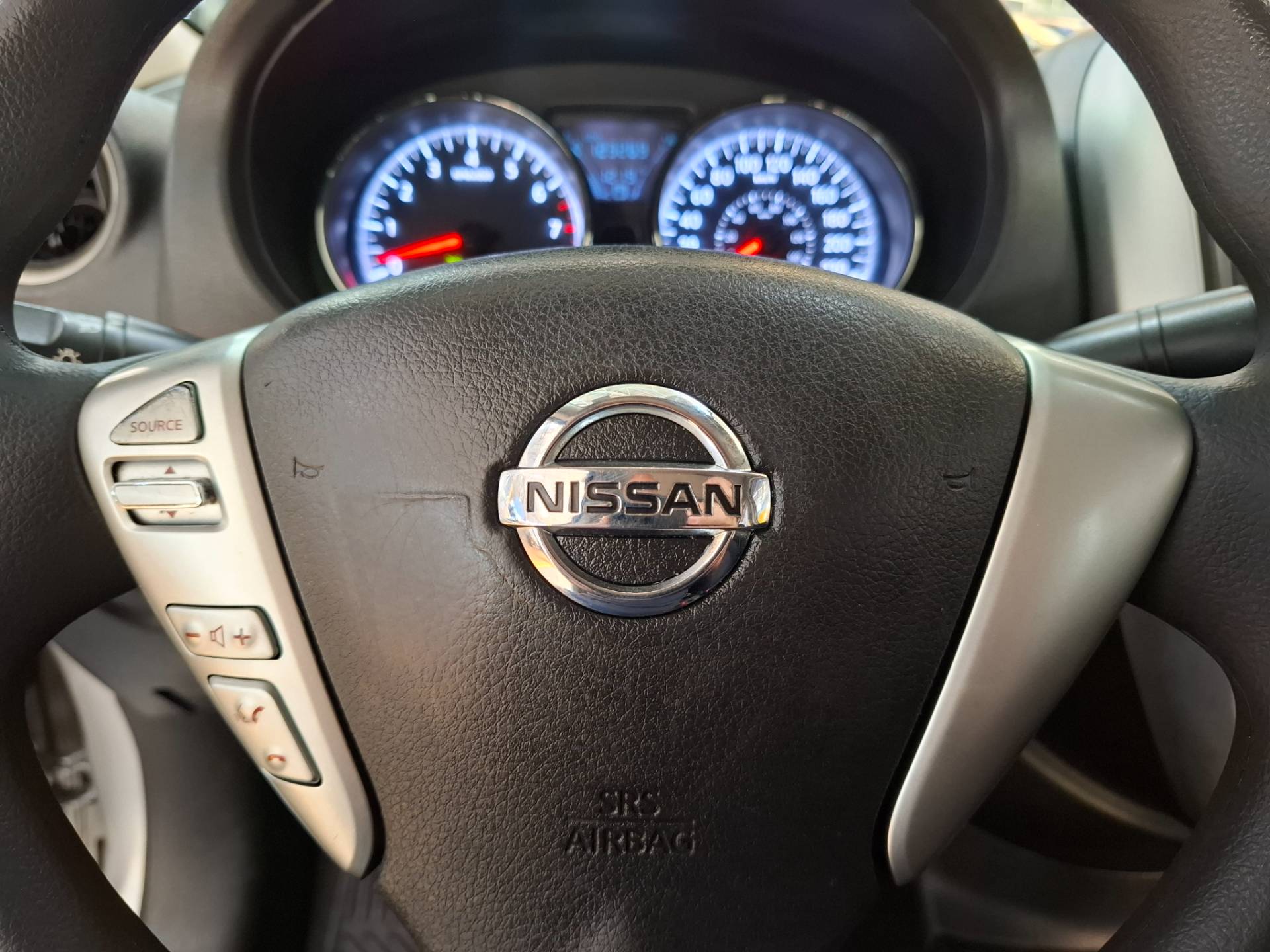 NISSAN VERSA