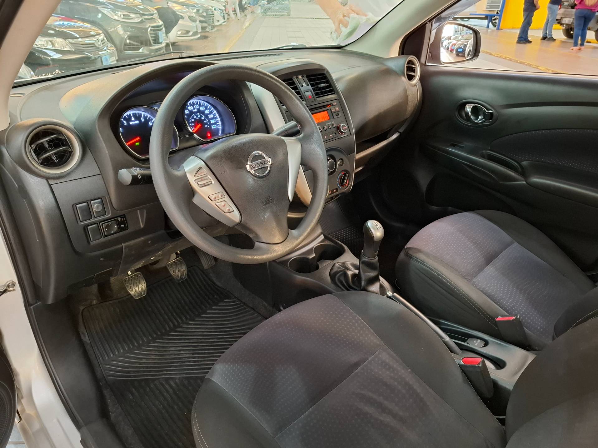 NISSAN VERSA